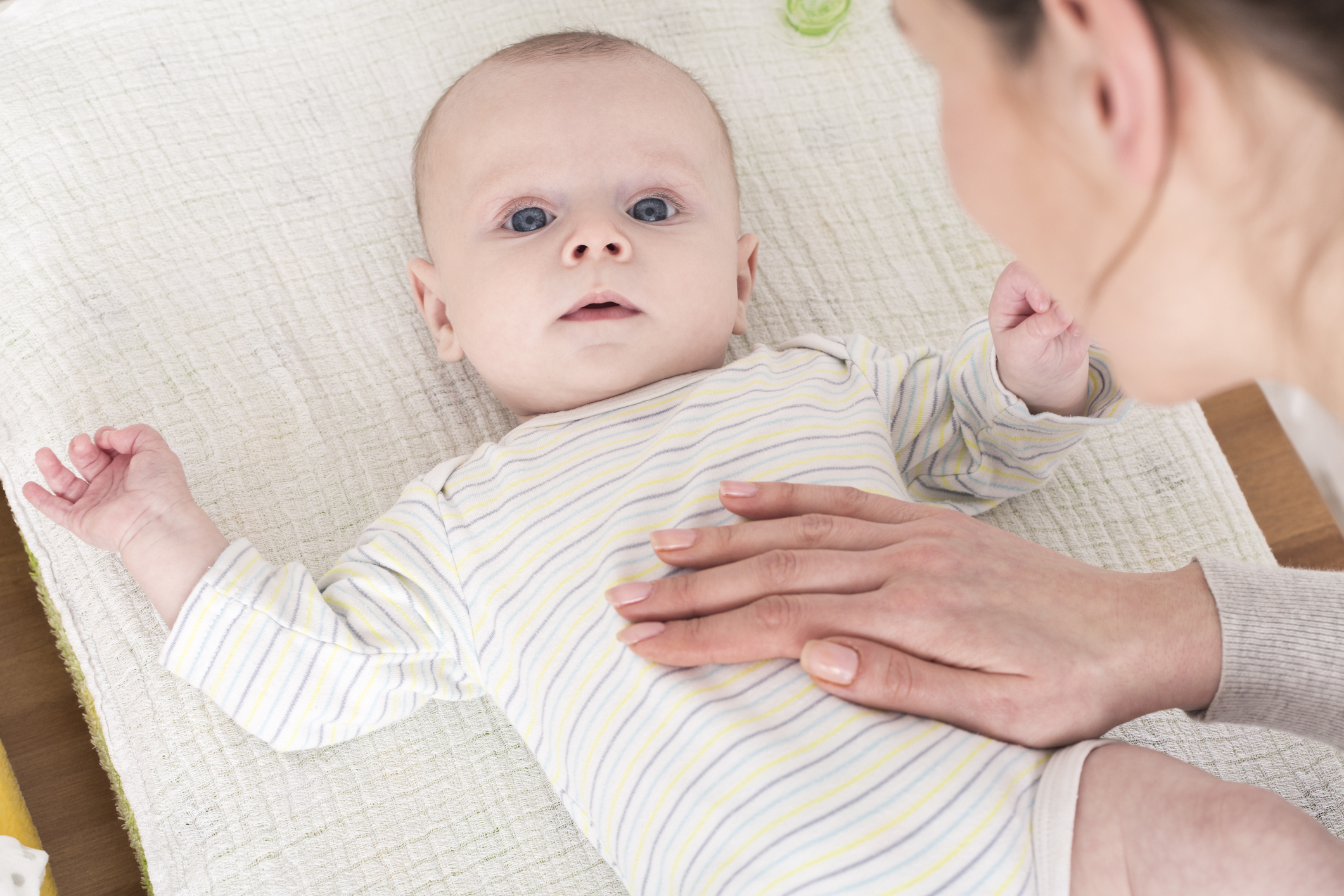 Babys Bauch -Tipps gegen Bauchweh und Dreimonatskoliken